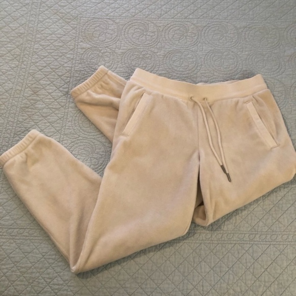 Athleta Velour off white joggers. Women’s size medium.